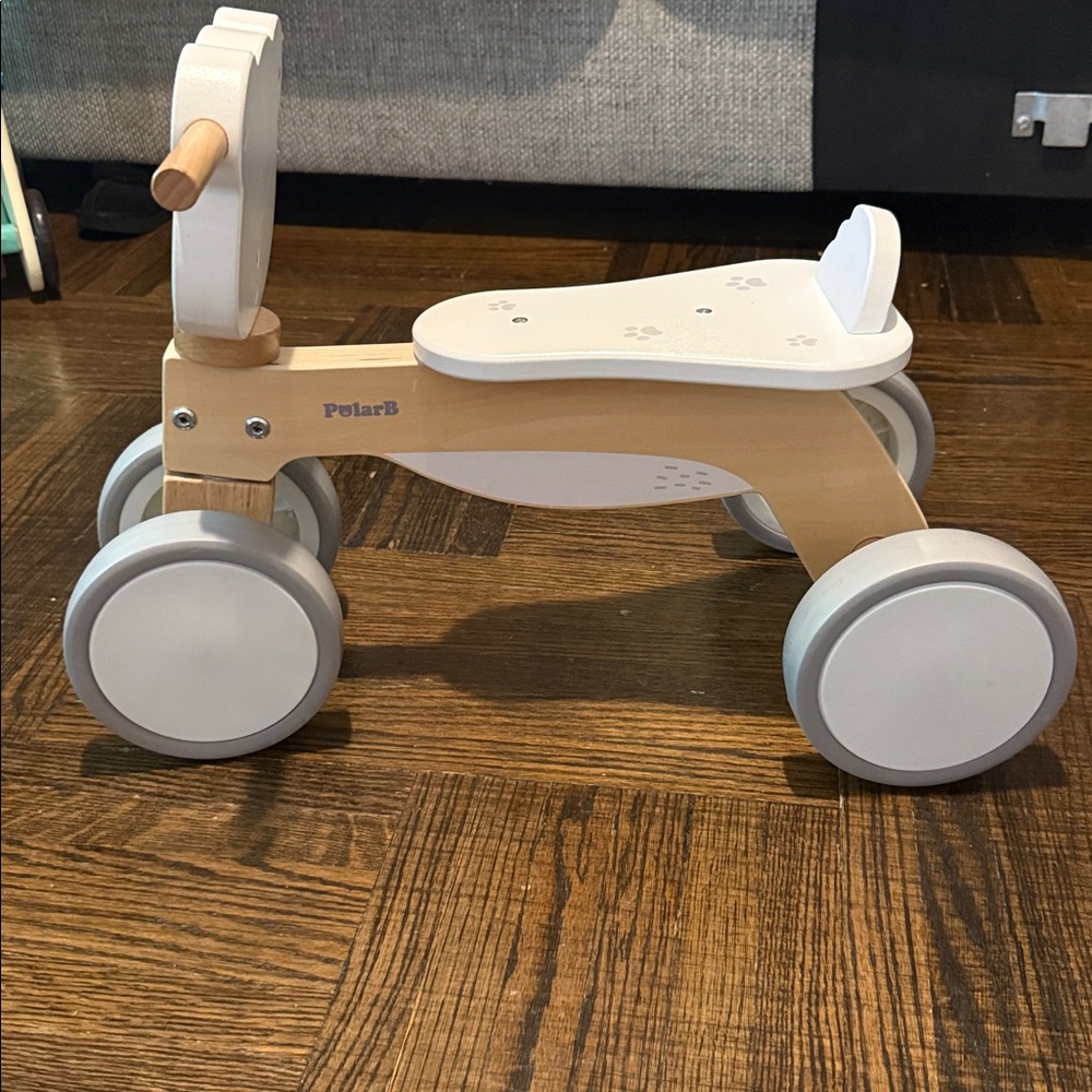 Cute Bear-Themed Wooden Push Toy - Picture 2 of 6